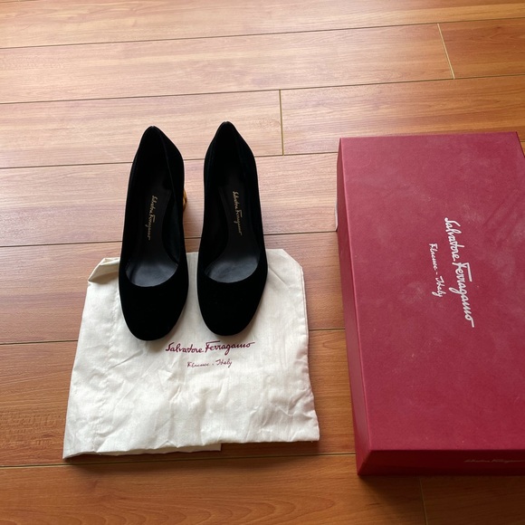 Ferragamo pumps - Picture 1 of 6